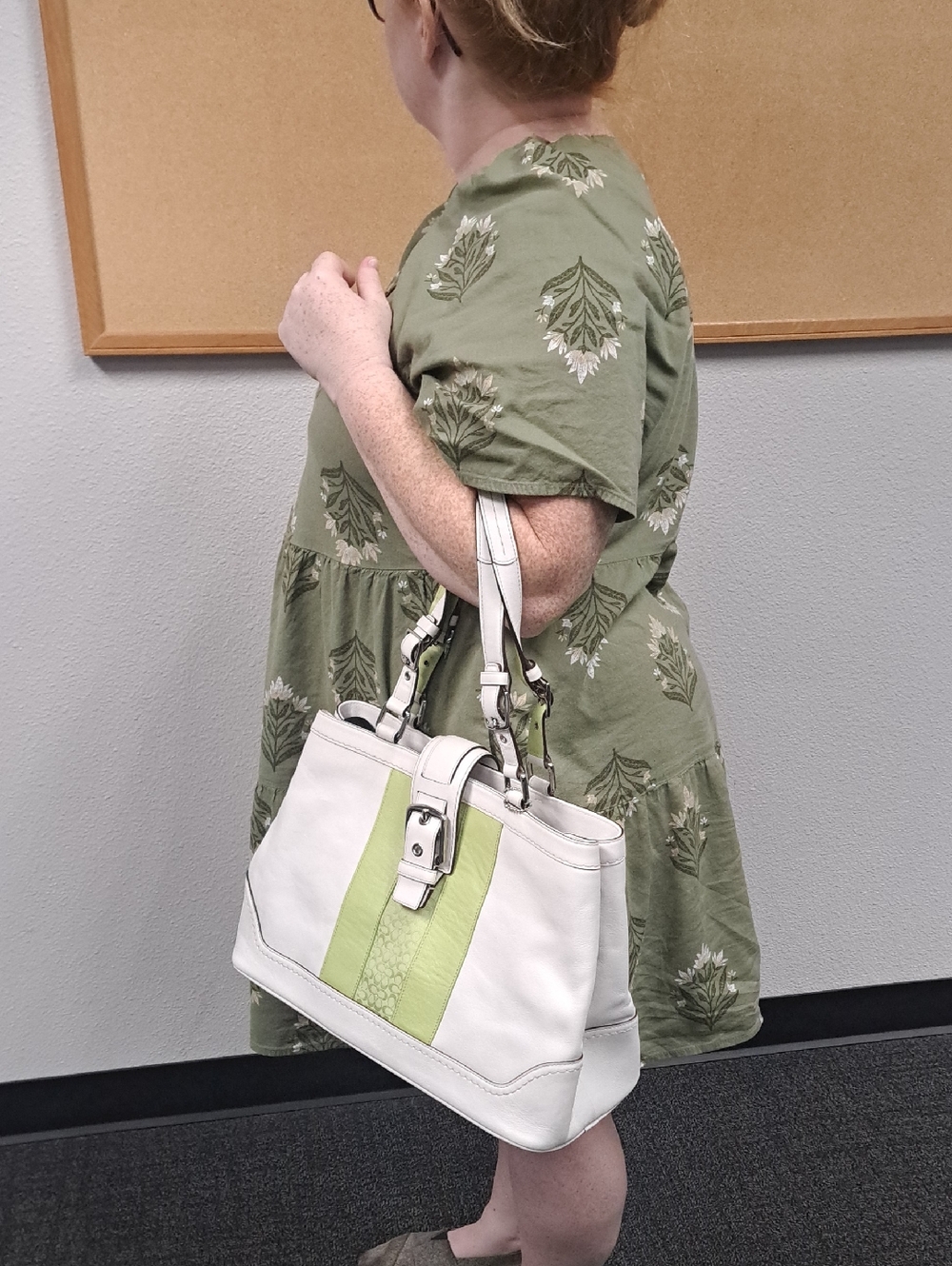 Coach Hampton Off-White Leather Green Stripes Buckle Snap Satchel 2007💚🤍